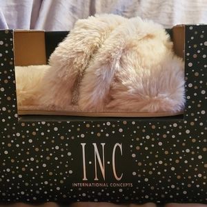 Cute brand new open toe slippers!